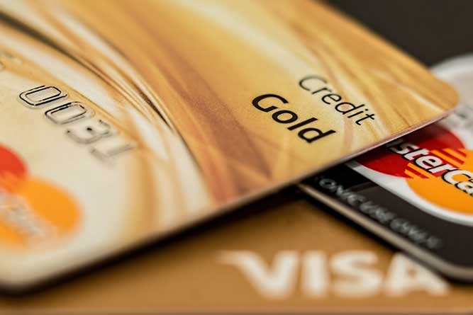 USCIS anuncia opção de pagamento de formulários com cartão de crédito