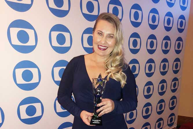 Priscila Triska premiada como Melhor Produtora do Ano
