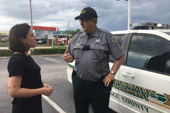 Xerife brasileiro dá dicas e orienta turistas em Orlando