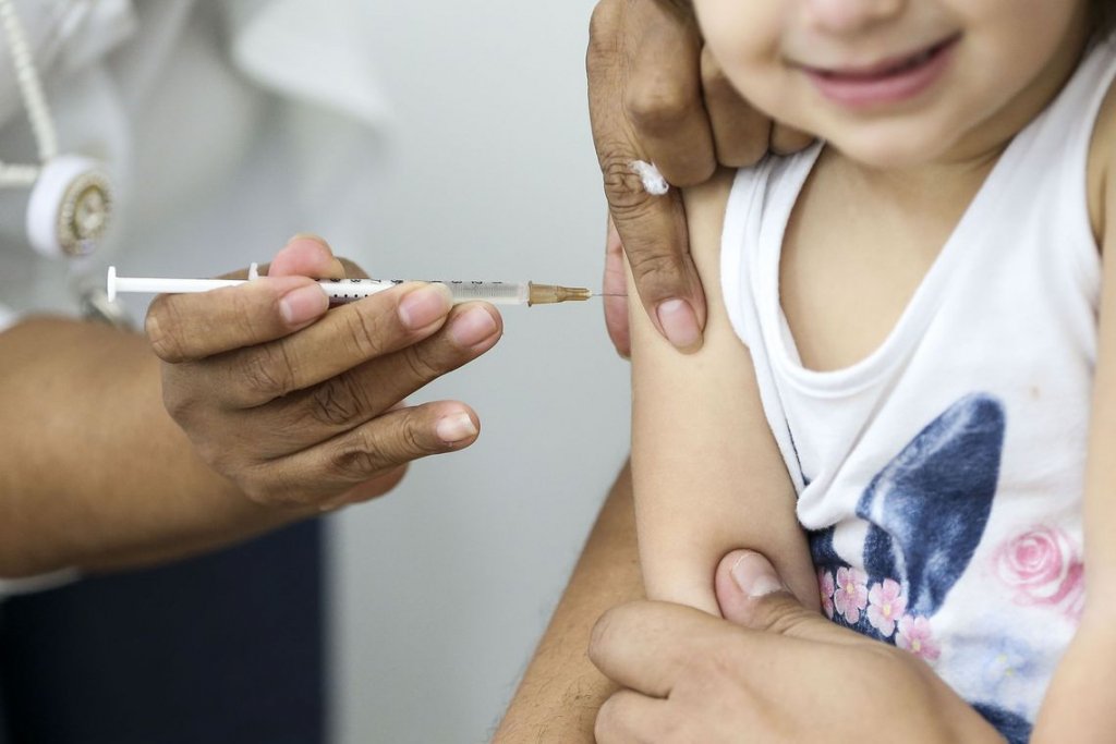 Vacina da Pfizer em crianças de 5 a 11 anos poderá ser autorizada pela FDA