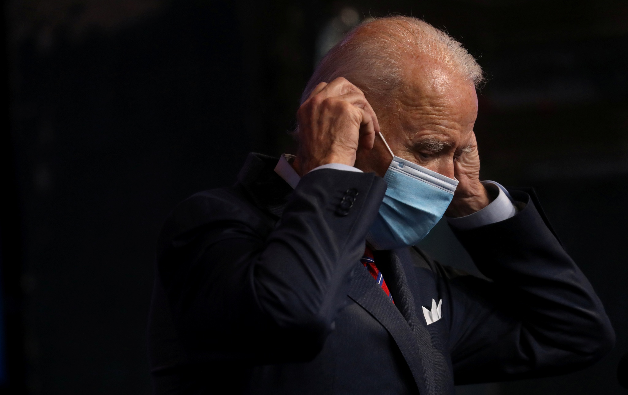 Biden passa bem após retirada de adenoma tubular ‘benigno’, diz Casa Branca