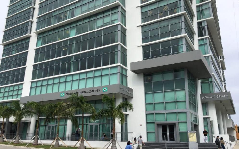 Alerta do Consulado do Brasil em Miami na volta do turista brasileiro à Flórida