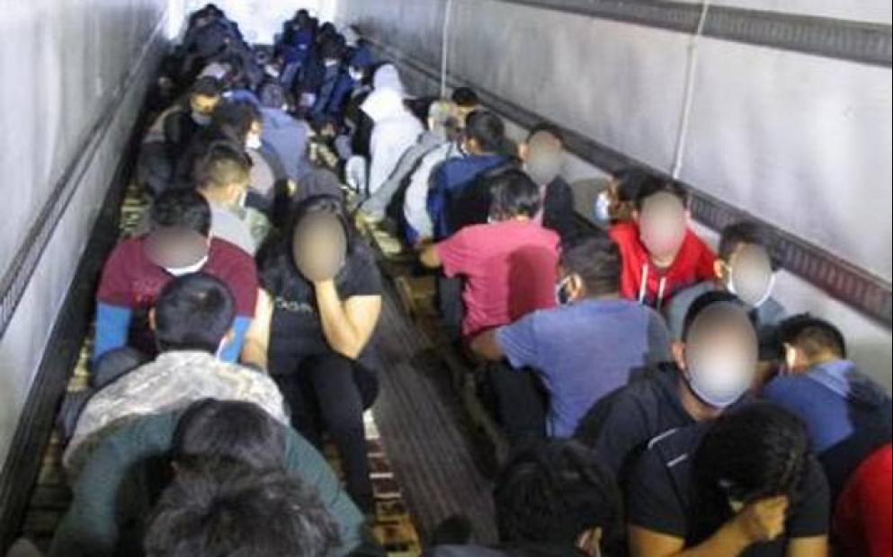 Encontrados 359 imigrantes em caminhão rumo a fronteira dos EUA  