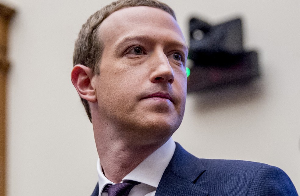 Zuckerberg fala em queda de usuários e ‘Facebook’ perde US$ 237 bilhões