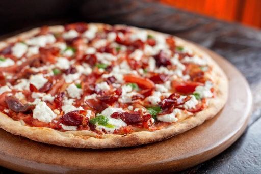 Tradicional “Pizza Camelo” chega a Orlando com o sabor delicioso do Brasil