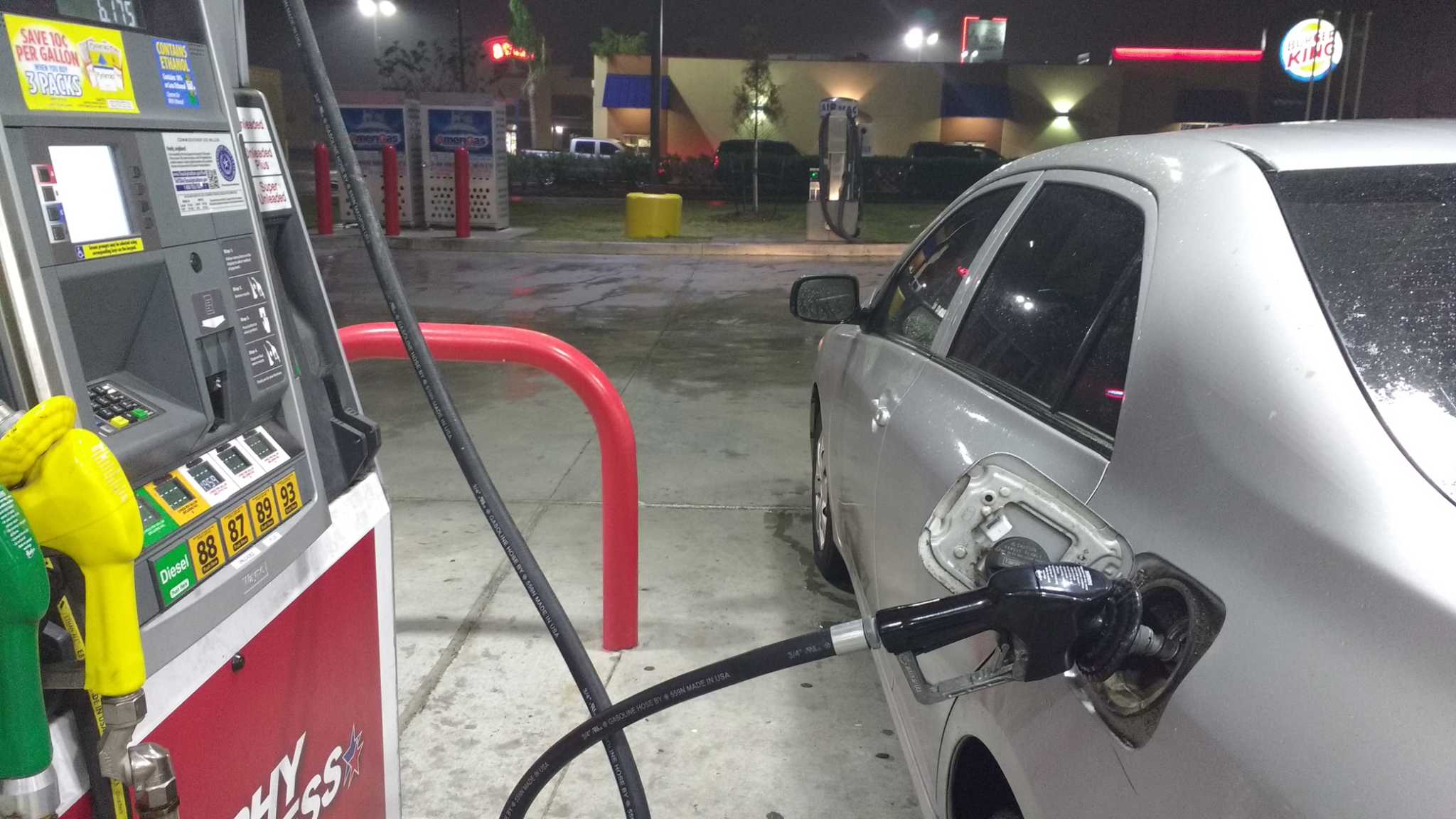 Preços da gasolina disparam na Flórida; custo do galão chega a $ 4,49 e preocupa