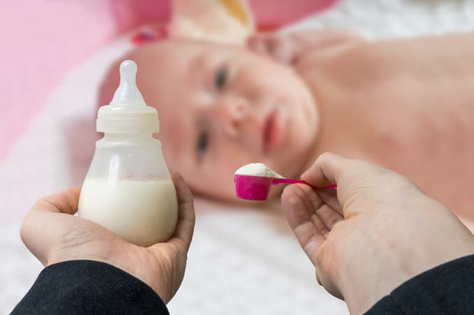 Fábrica reabre na próxima semana para conter crise da falta do leite em pó infantil