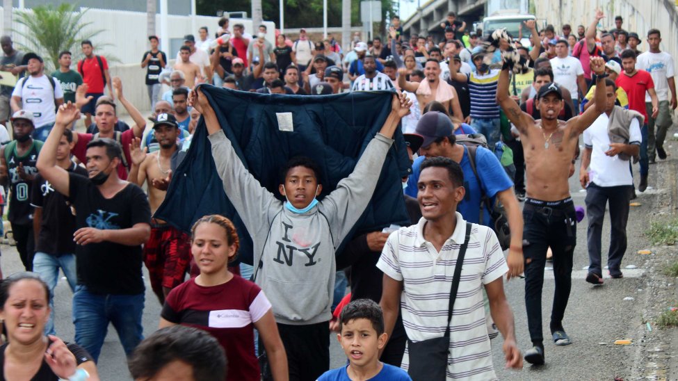Imigrantes pedem asilo humanitário ao México para atravessar fronteira dos EUA
