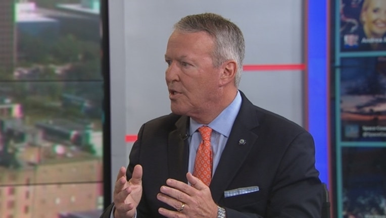 Morre ex-mulher do prefeito de Orlando, Karen Dyer, após batalha contra o câncer