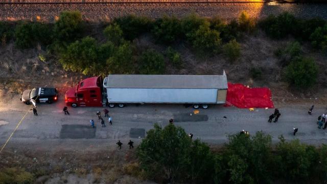 Tragédia no Texas: 46 corpos de imigrantes encontrados em caminhão abandonado