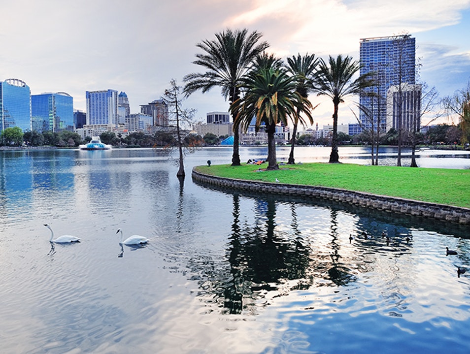 Barulho confundido com disparo provoca correria na queima de fogos em Orlando