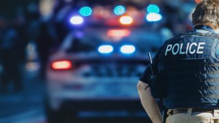 Policiais de cidade dos EUA renunciam e deixam os moradores em perigo