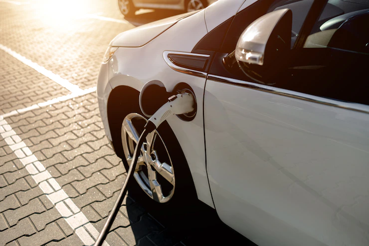 Califórnia deve proibir venda de novos carros à gasolina; quer transição ecológica