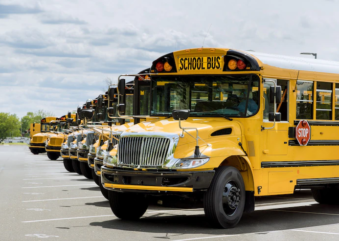 Condado de Osceola usará software de rastreamento em ônibus para estudantes