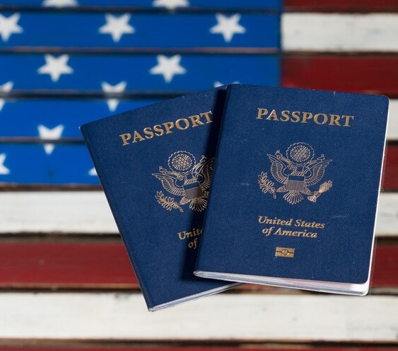 Renovação de passaporte online reduz burocracia e cumpre promessa de Biden