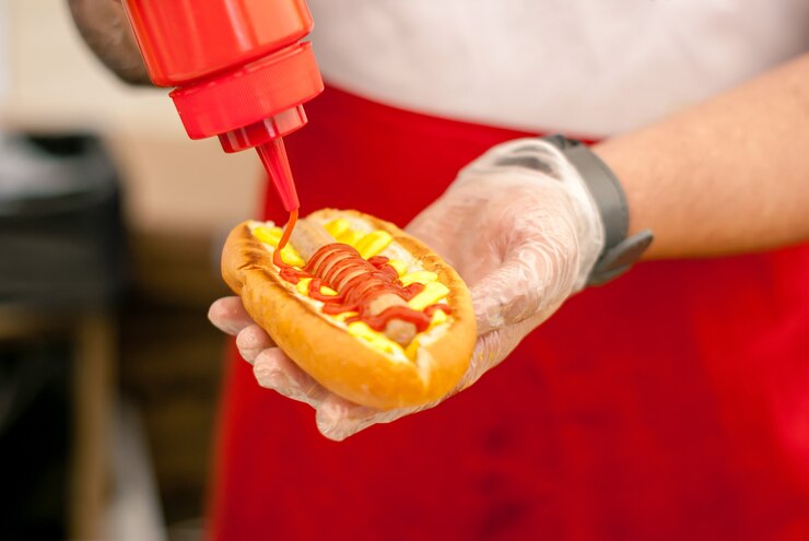 Concurso para degustação de hot dog reúne competidores em Kissimmee