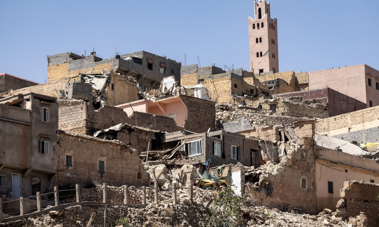 Sobe para 2.497 o número de mortos no terremoto no Marrocos; situação crítica
