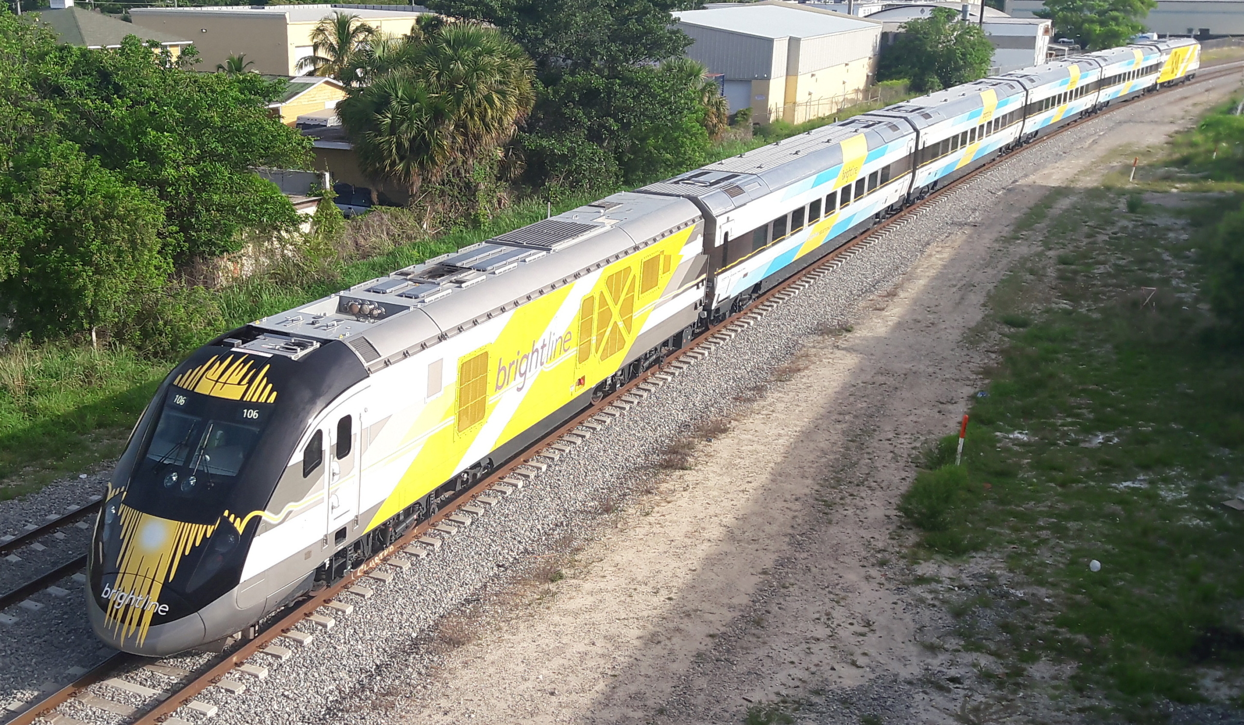 ‘Brightline’ inicia trajeto entre Orlando e Miami com velocidade de 200 km/h