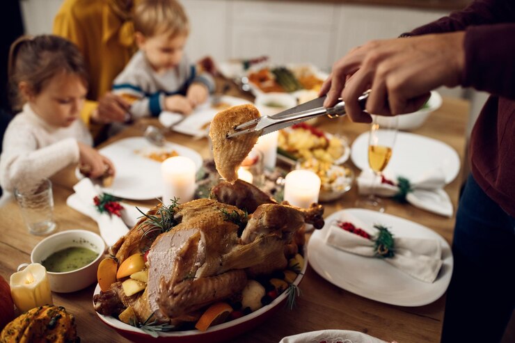 Jantar em família, desfiles e gratidão  marcam o “Dia de Ação de Graças”