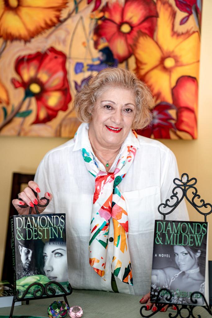 Escritora brasileira revela em seus livros um mundo fantástico, repleto de segredos