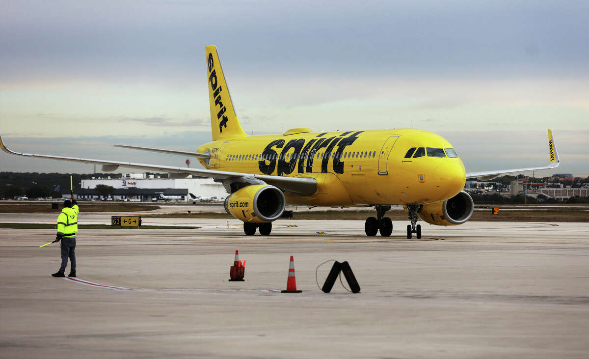 ‘Spirit Airlines’ embarca menino de 6 anos em voo errado: veio parar em Orlando