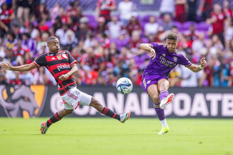 Empate de 1 a 1 entre Orlando City e Flamengo agita mais de 22 mil torcedores