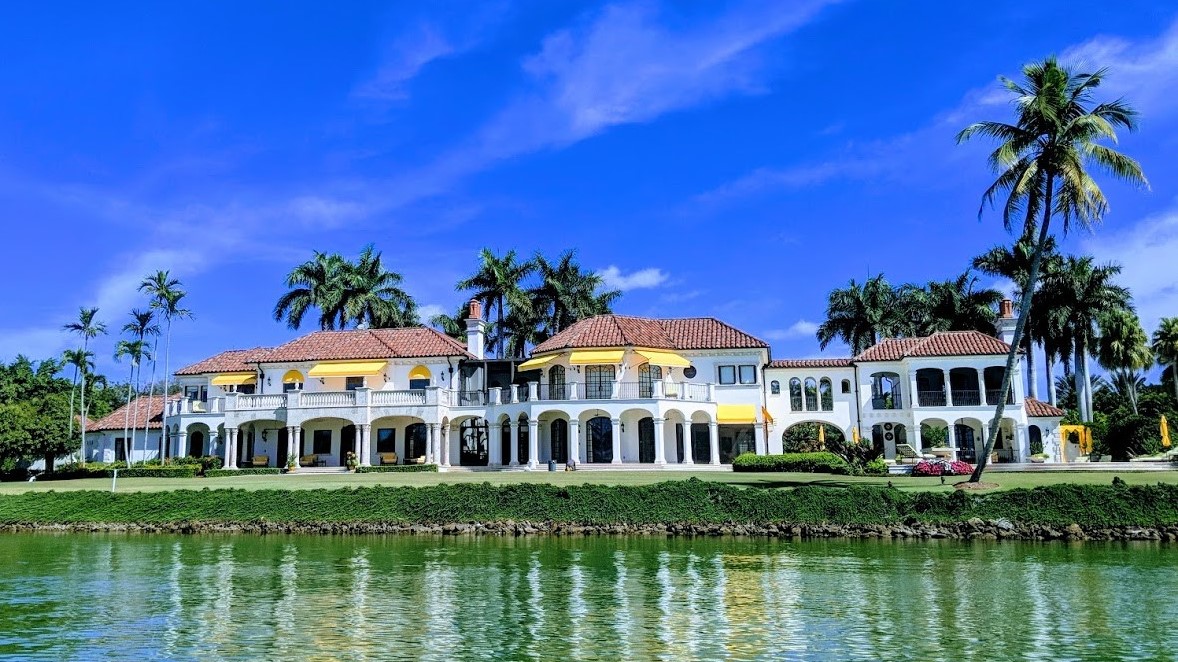A casa mais cara dos EUA é colocada à venda por R$ 1, 5 bilhão. Quem se habilita?