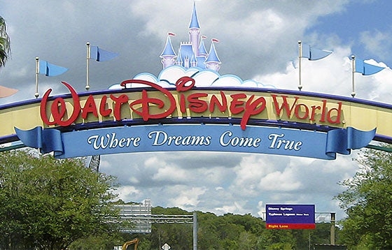Chega ao fim briga entre ‘Disney’e DeSantis após acordo aprovado pelo Conselho