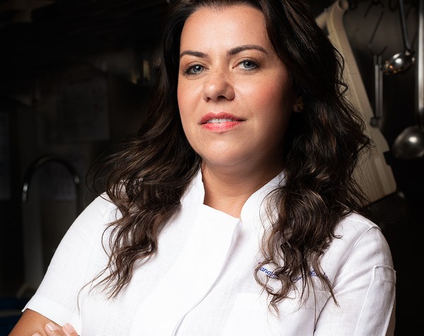 Quem é a brasileira, Janaína Torres, eleita a melhor Chef feminina do mundo