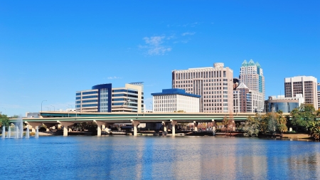 Anna Eskamani oficializa candidatura à prefeitura de Orlando