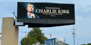 Funeral de Charlie Kirk reúne multidão e recebe tributo de Trump e líderes republicanos