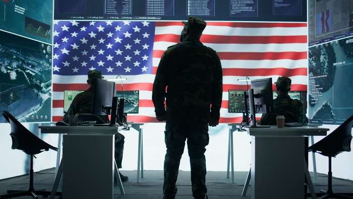 EUA utilizam advogados militares como juízes de imigração — mudança gera alerta jurídico