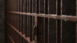 Polêmica continua: “Alligator Alcatraz” garante USD $608 milhões, mas enfrenta risco de fechamento