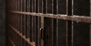 Polêmica continua: “Alligator Alcatraz” garante USD $608 milhões, mas enfrenta risco de fechamento