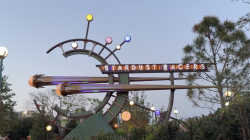 Universal reabre montanha-russa Stardust Racers em meio a investigação de morte no Epic Universe