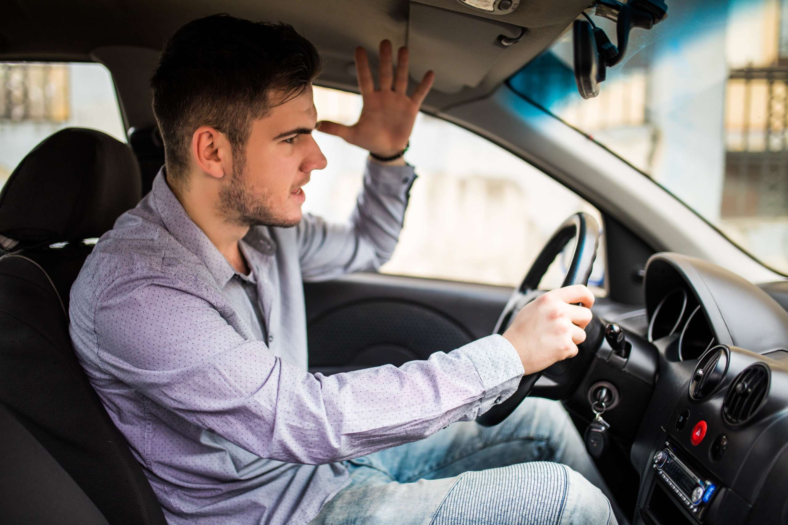 Imprudência de motoristas transforma ruas de Windermere em pistas de corrida