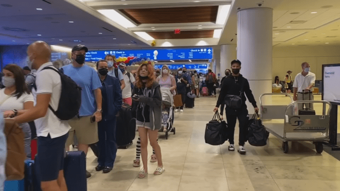 Orlando mantém operações regulares enquanto aeroportos enfrentam paralisações