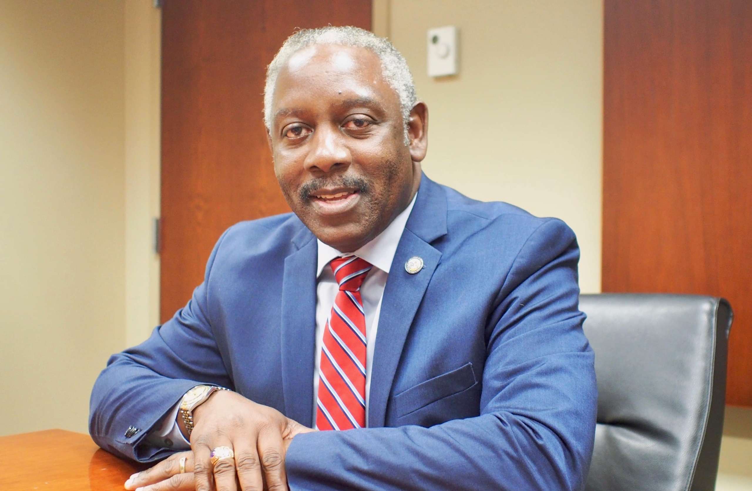 Prefeito do Condado de Orange, Jerry Demings, lança campanha para governador