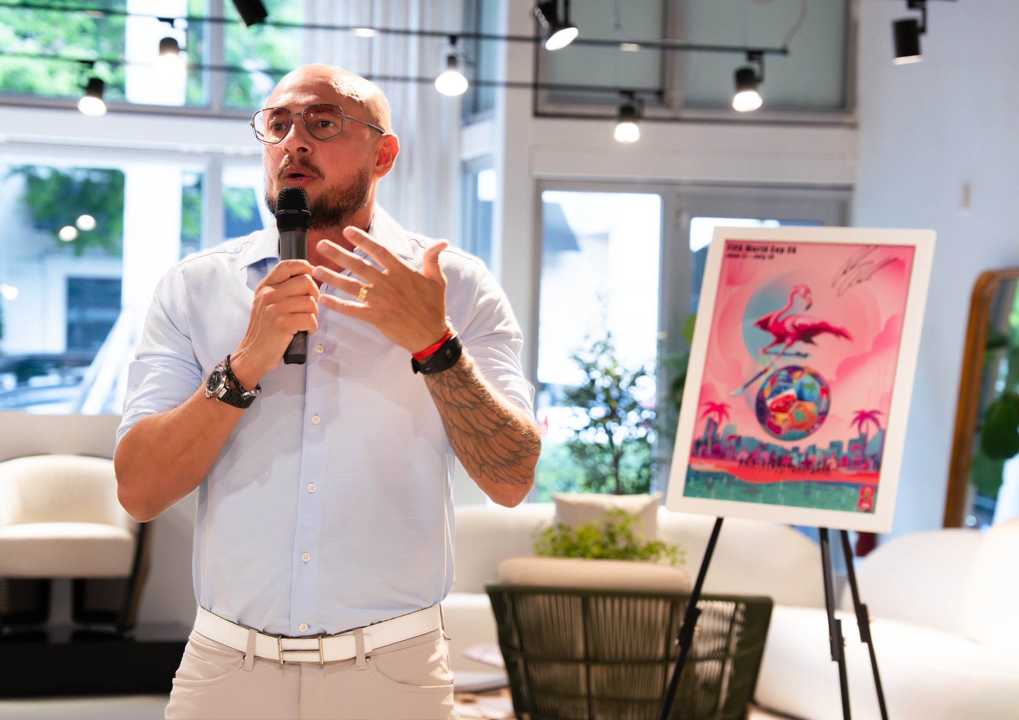 Artista brasileiro escolhido pela FIFA para representar Miami na Copa 2026 recebe homenagem especial