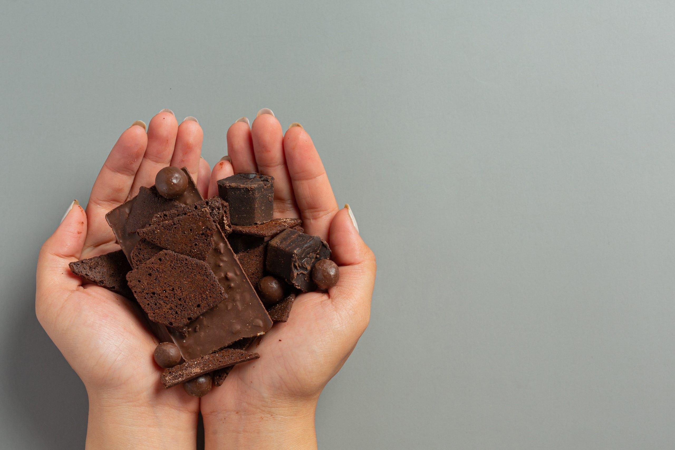FDA manda recolher chocolates após descoberta de medicamento oculto em produto