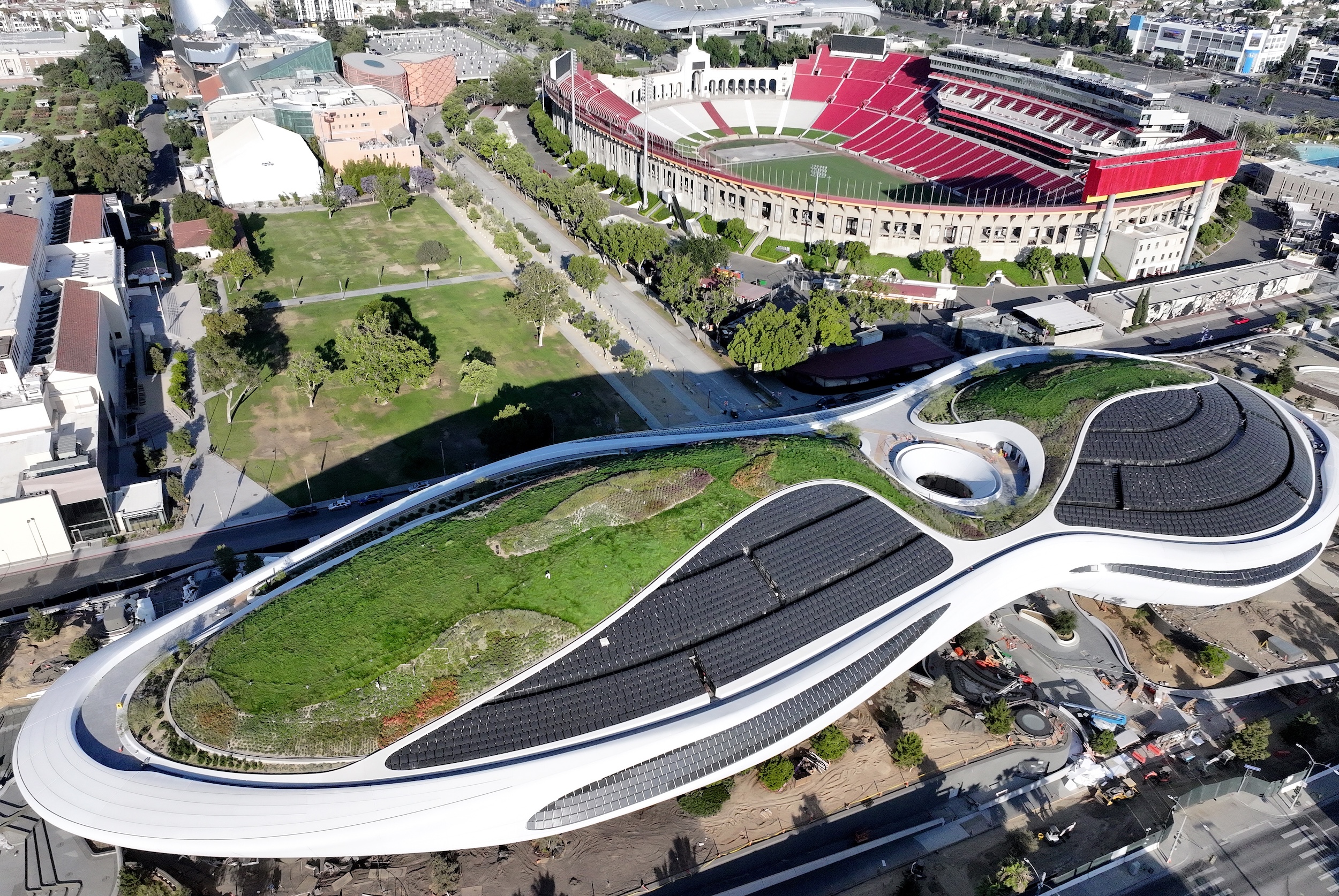 Após oito anos de obras, o museu bilionário de George Lucas finalmente vai abrir em Los Angeles